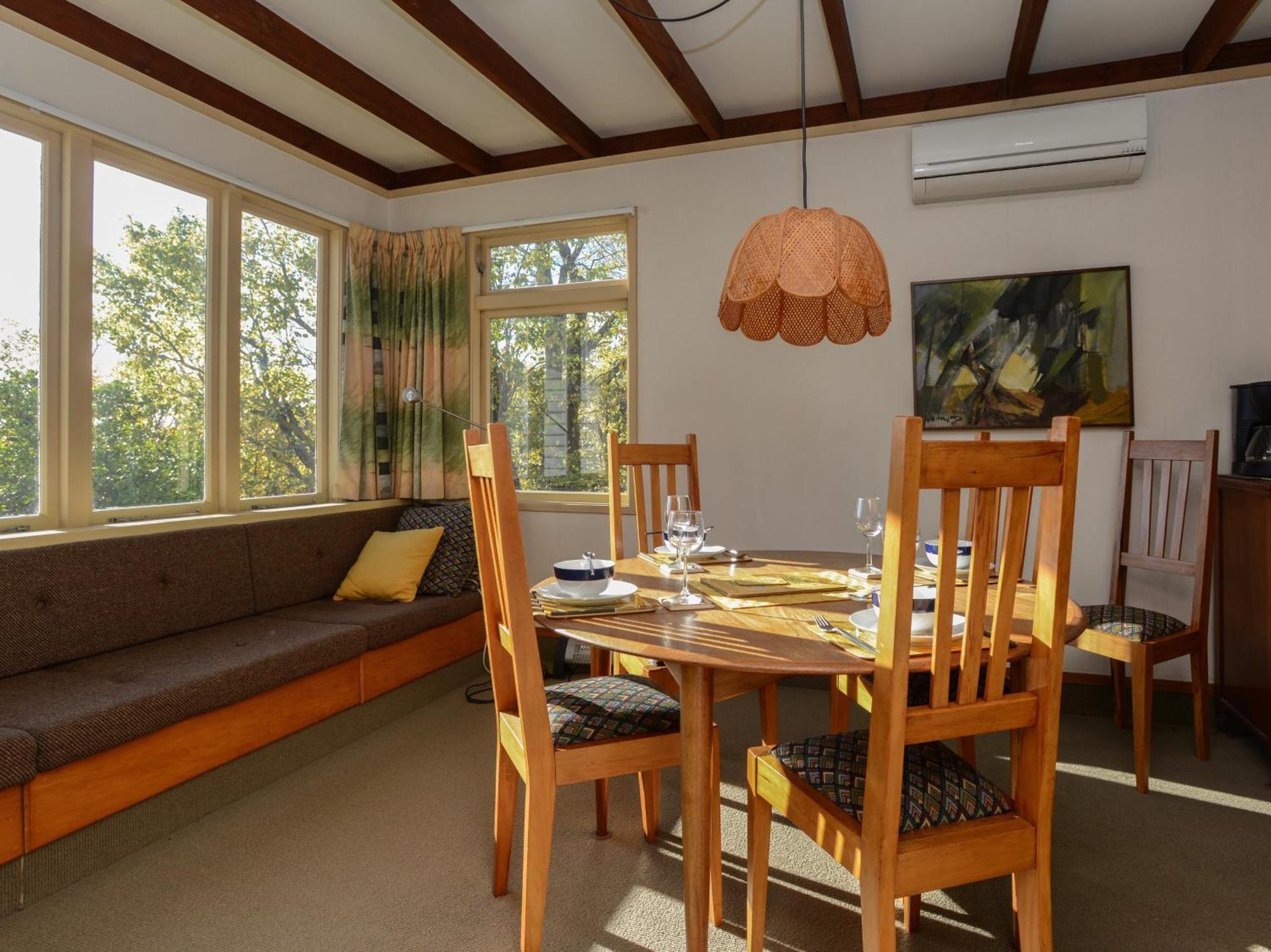 Jacaranda Lodge - Napier Hill Holiday Home Exterior photo